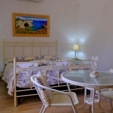 Anna's House *
